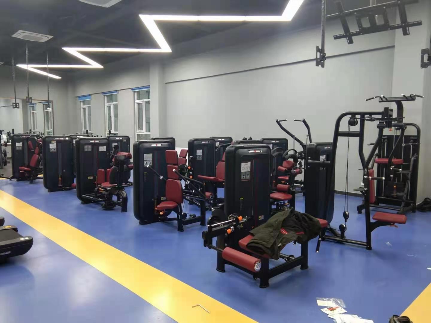 綜合訓練器 綜合訓練器