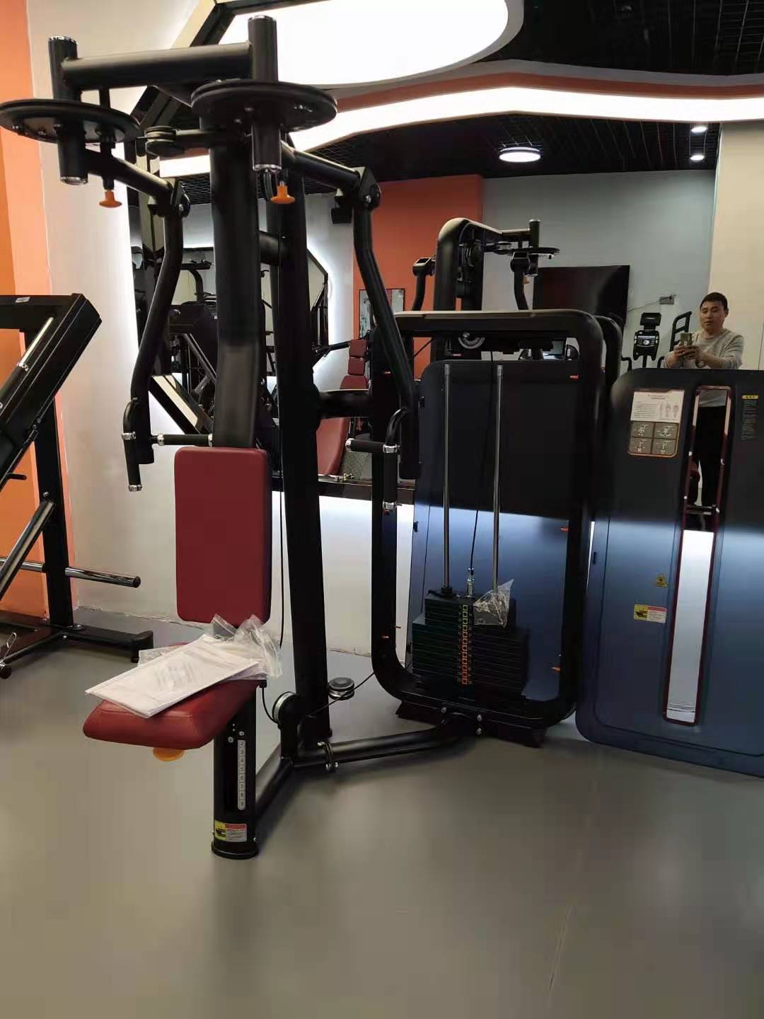 綜合訓(xùn)練器