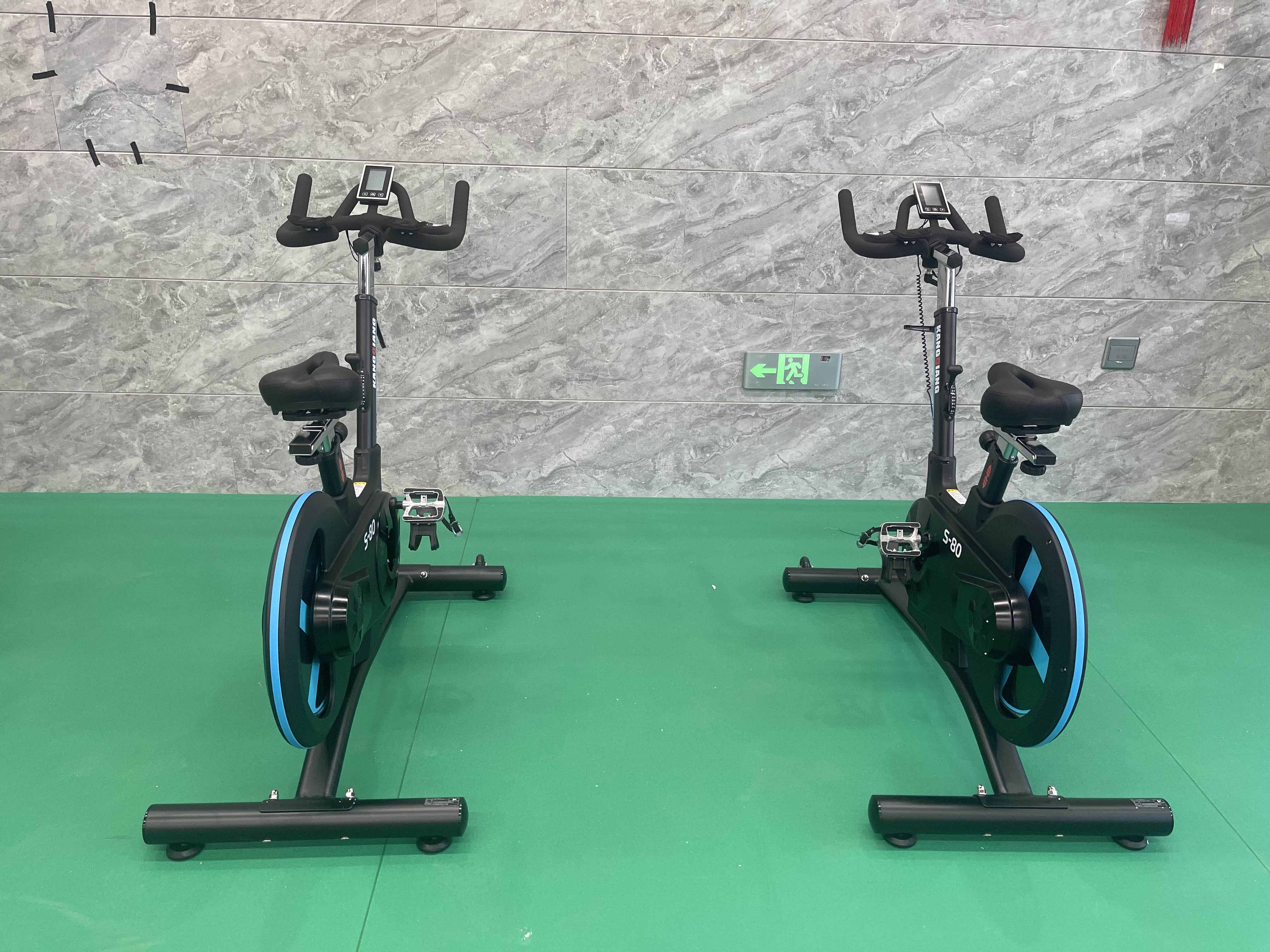 健身俱樂(lè)部